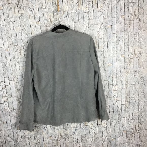 Croft’s & Barrow PL gray brushed velour shirt - Picture 2 of 3